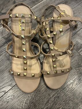 Studded Strappy Sandals in Nude Lulus size 7.5